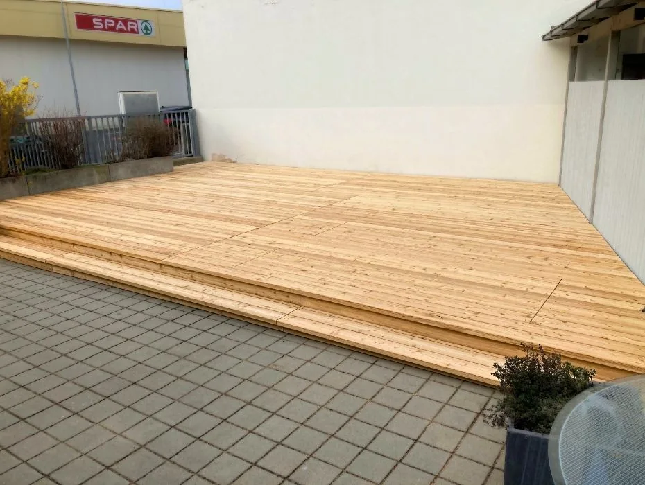 Holzterrasse